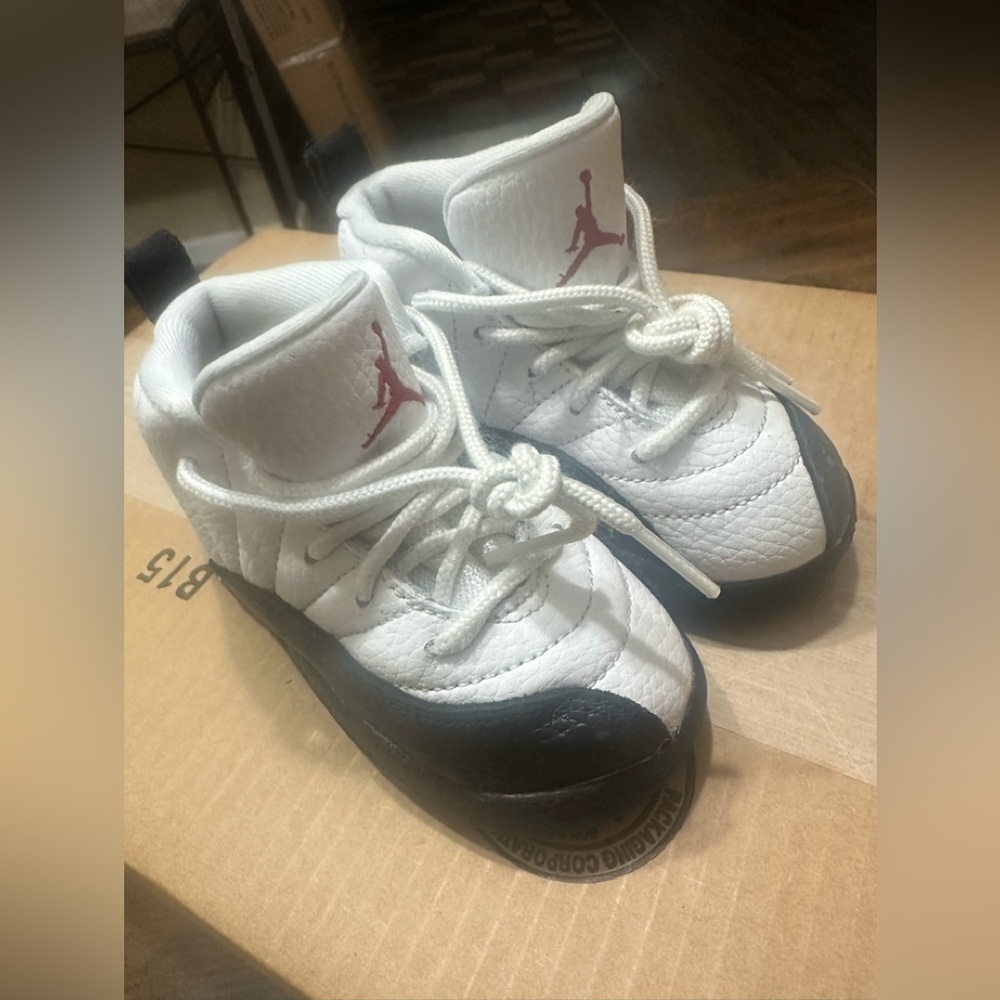 Jordan Retro 12 “Playoffs” shoes.. sz. 7C